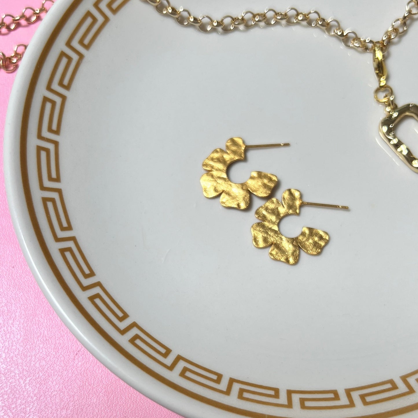 Daisy Hammered - Stud Hoop
