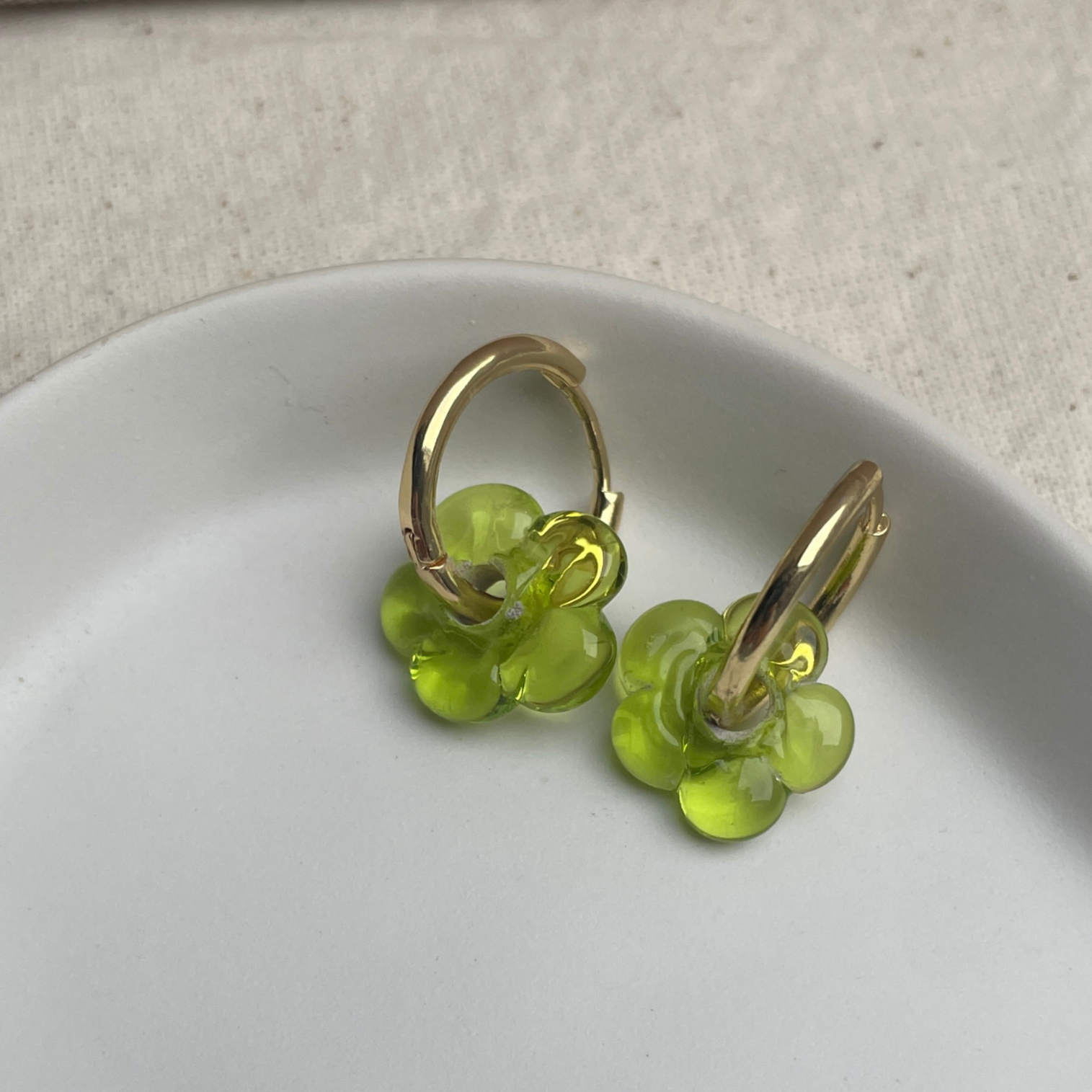 Fleur - Acid Green - Glass Flower Charm Hoops