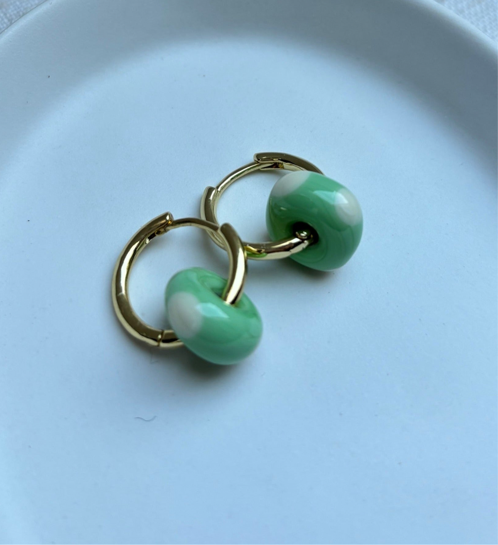 Speckled Glass Beads - Cream on Seafoam