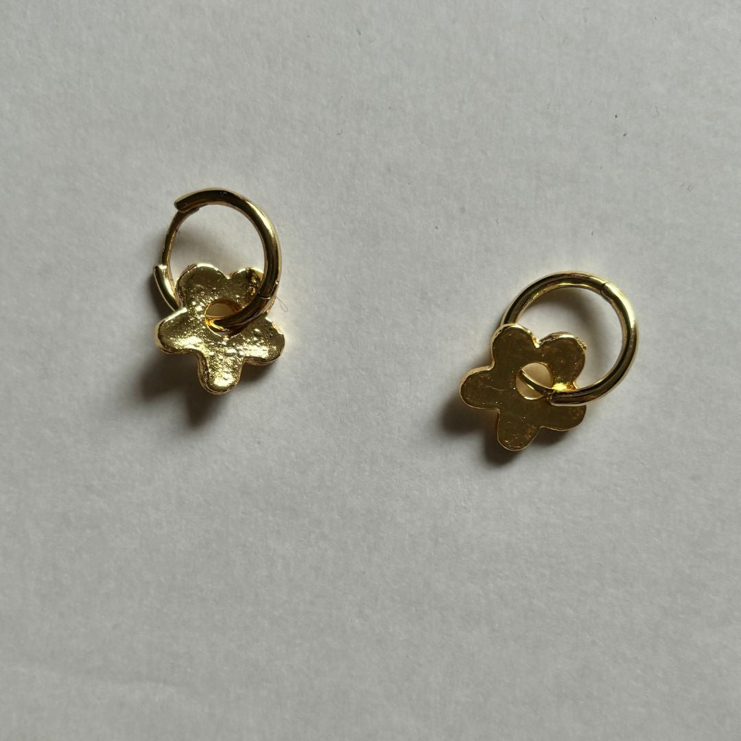 Fleur - Gold Plate- Flower Charm Hoops