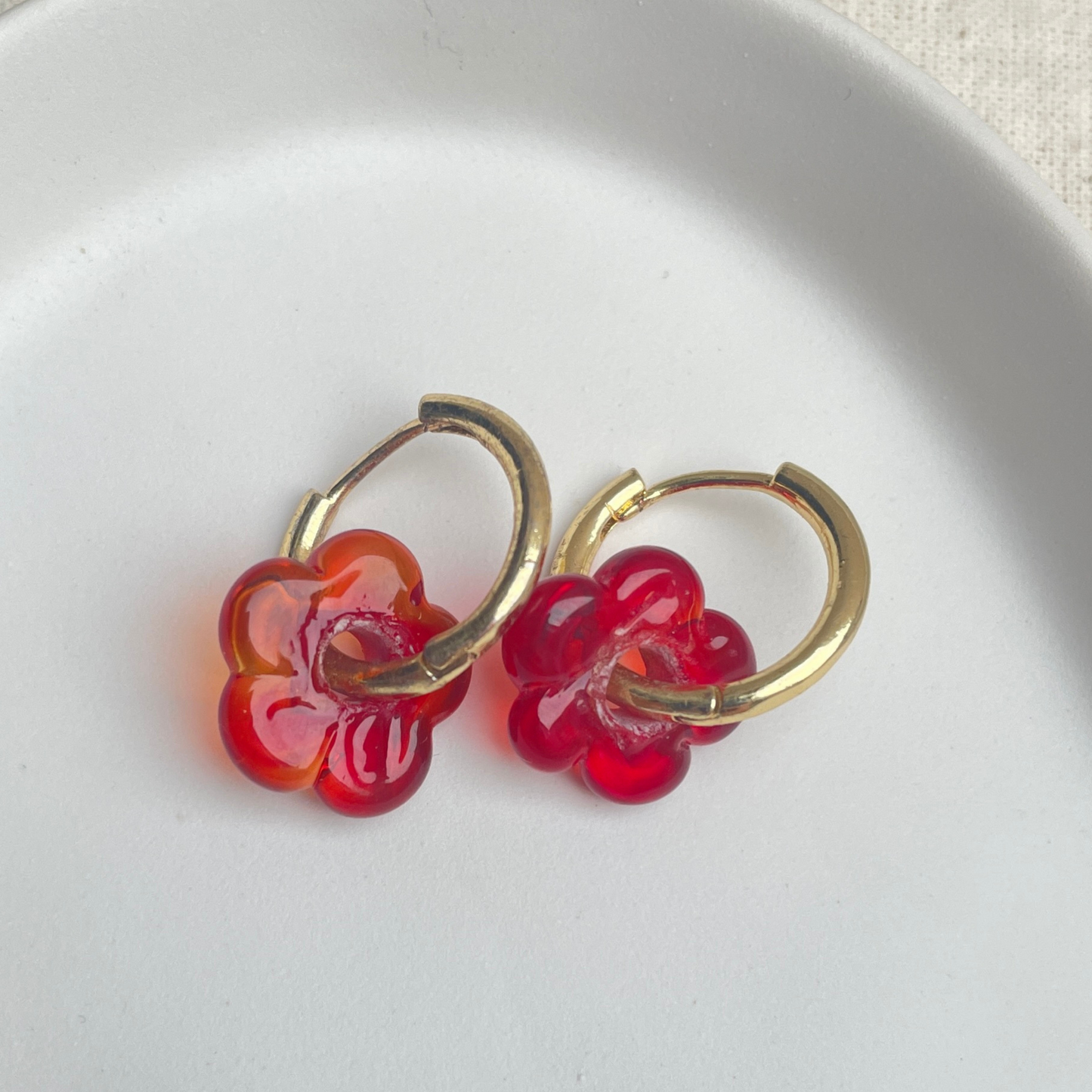 Fleur - Juicy Red - Glass Flower Charm Hoops