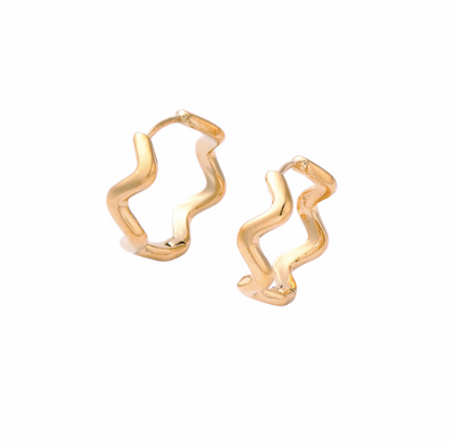 Lily Wave Hoop Earring 18k gold plate