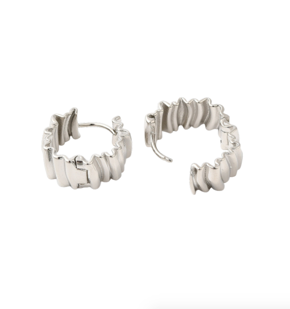 Mila Wave Hoop Earrings - Silver