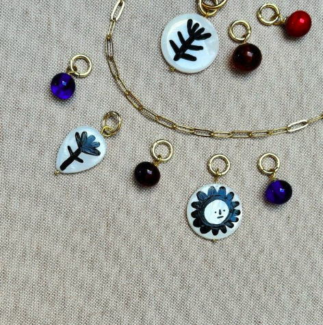 Mollie V - Hand-painted Shell and 18k Gold Clip on Charms - 024