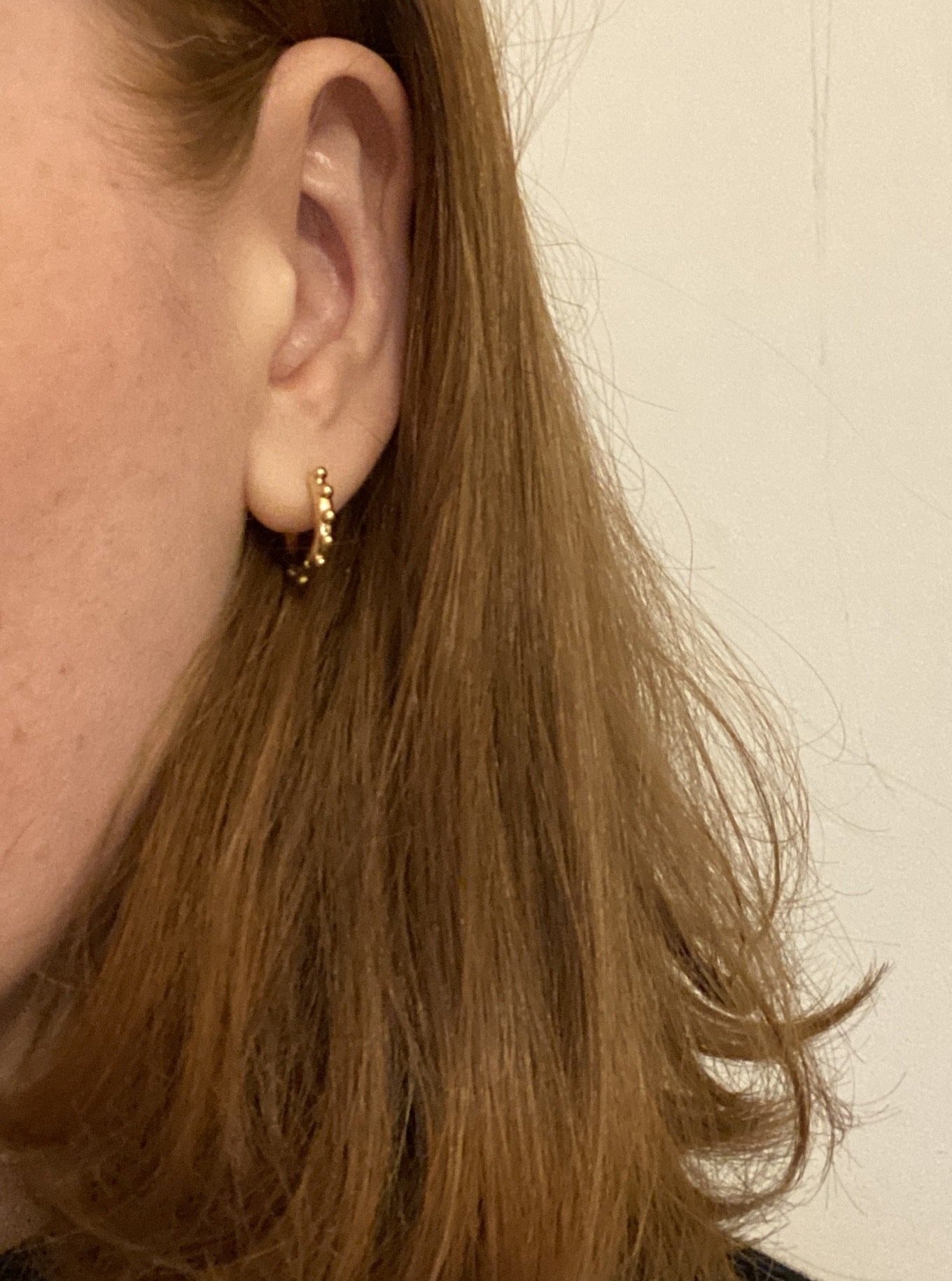Knobbly Huggie Hoops Gold
